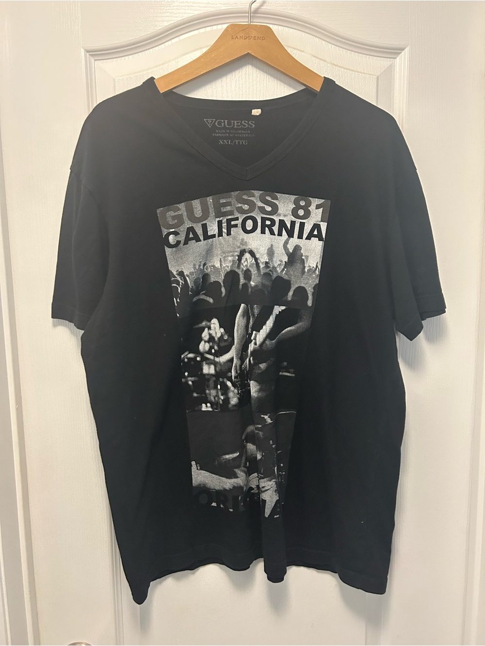 GUESS Black V-Neck 'Guess 81 California' Graphic Tee